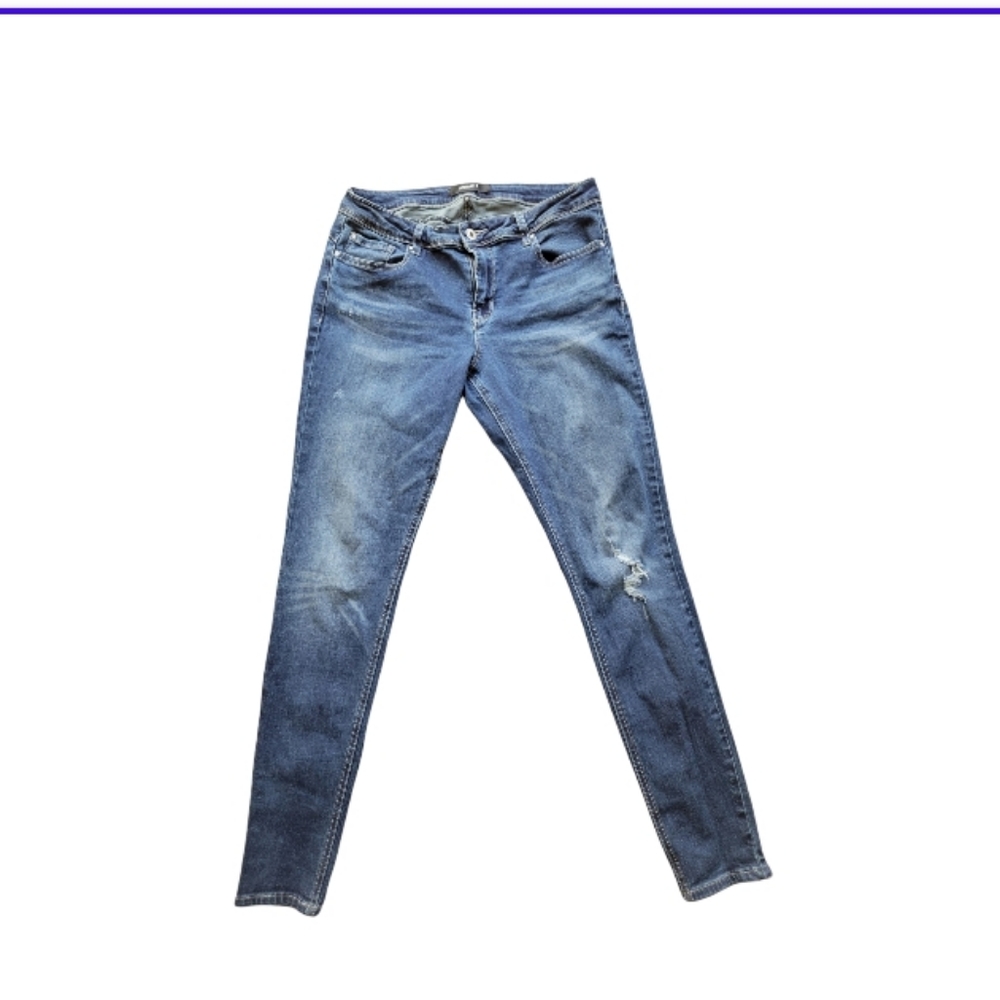 Numero ripped jean skinny leg size 32